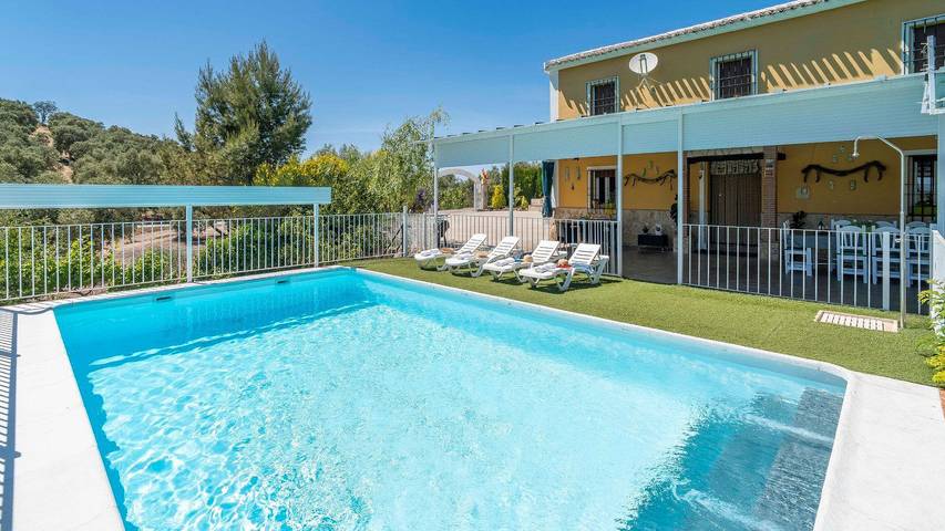 Casa rural para 12 personas, con piscina y balcón/terraza, Se admiten mascotas en Archidona - 2