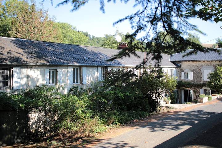 Chambre d’hôte pour 4 personnes, avec jardin à Le Masnau-Massuguiès
