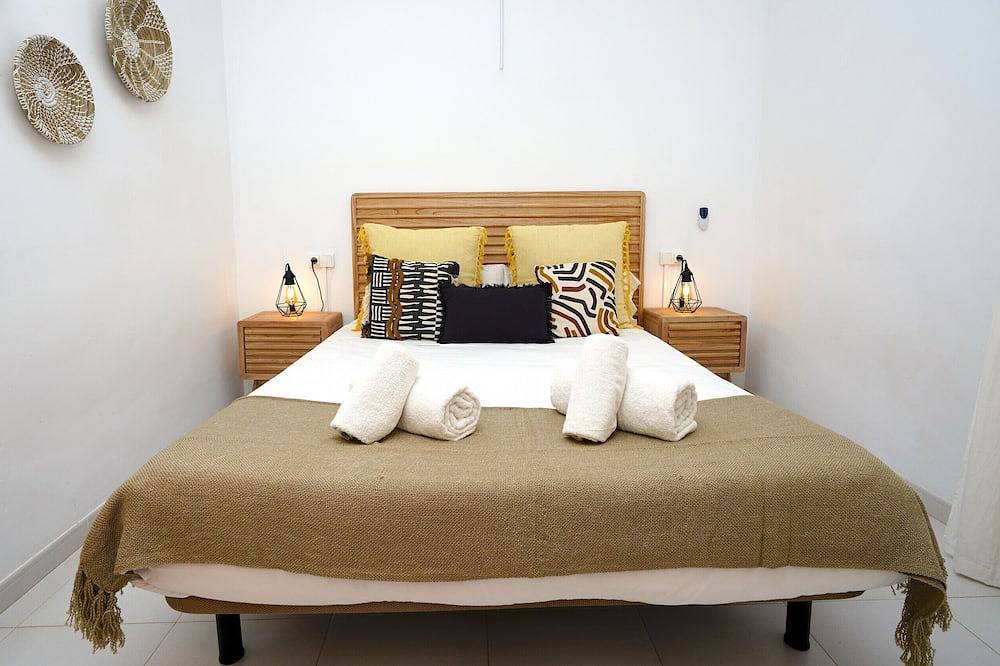 Apartamento entero, Apartamento con vista al mar, luminoso, totalmente equipado, con terraza, Wifi in Es Trenc, Campos