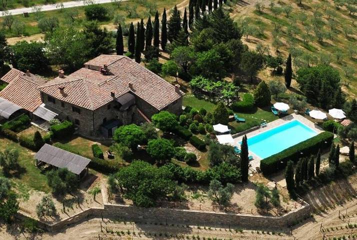 Appartamento per 2 persone, con piscina e terrazza nonché giardino, con animali domestici in Castellina in Chianti