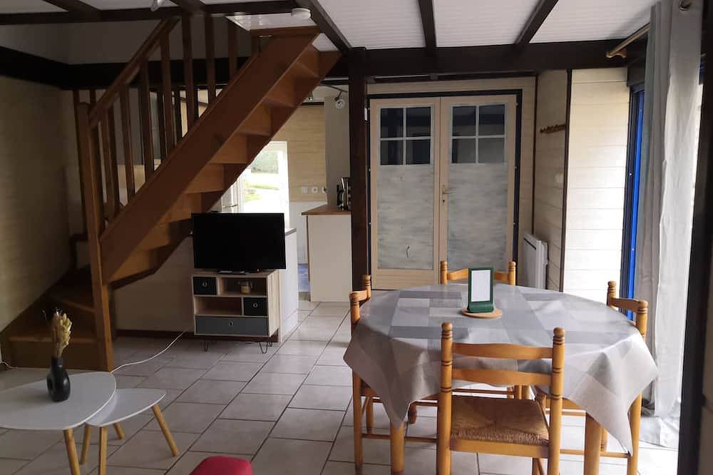 Accommodation in the countryside in Plougoulm, Ceinture Dorée