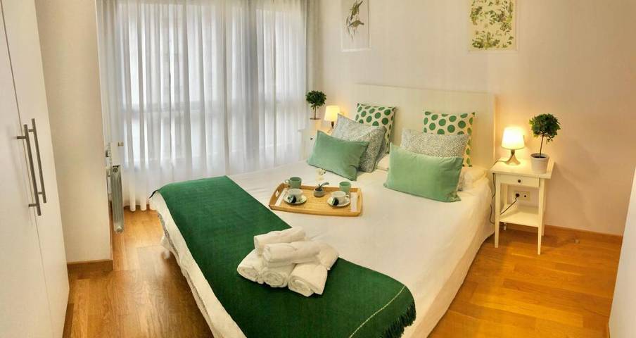 Ferienwohnung für 4 Personen, mit Balkon und Terrasse sowie Pool und Ausblick in Castro-Urdiales