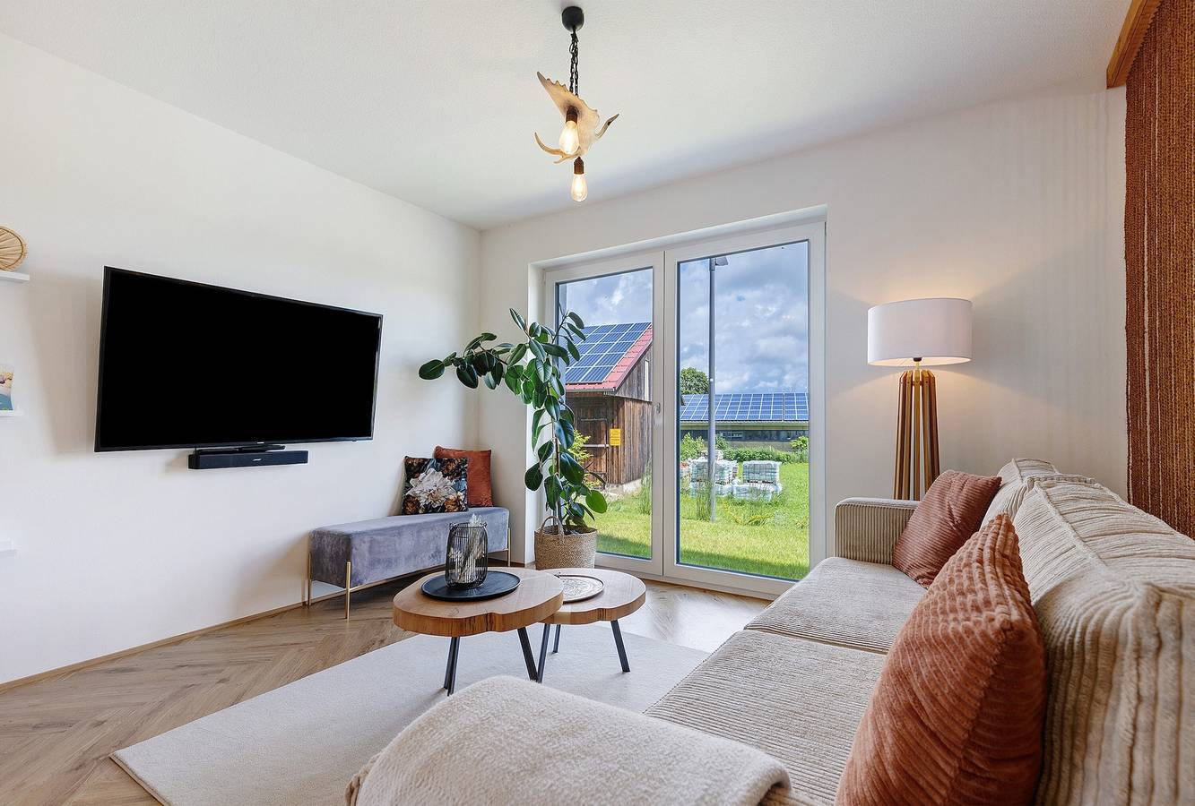 Ganze Wohnung, Ferienwohnung "Am Rande des Biosphärengebiets" mit Privatem Garten und Wlan in Hohenstein (Baden-Württemberg), Neckar-Alb