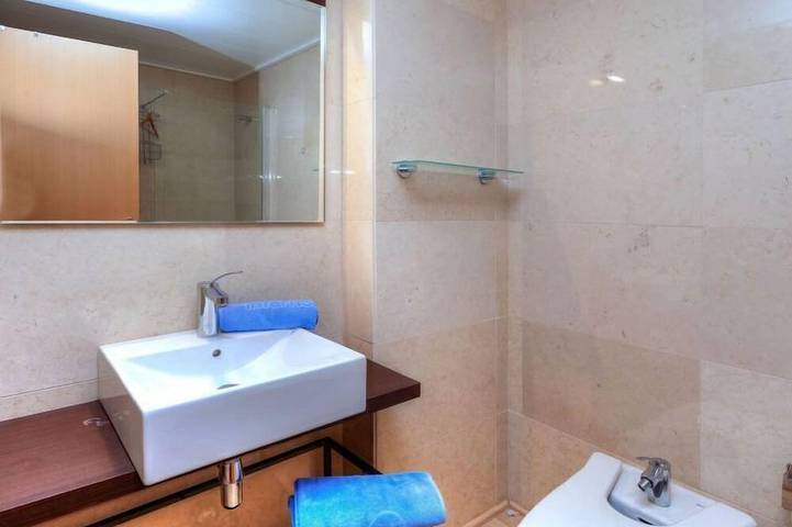 Gîte pour 4 personnes, avec piscine à Colera - 3