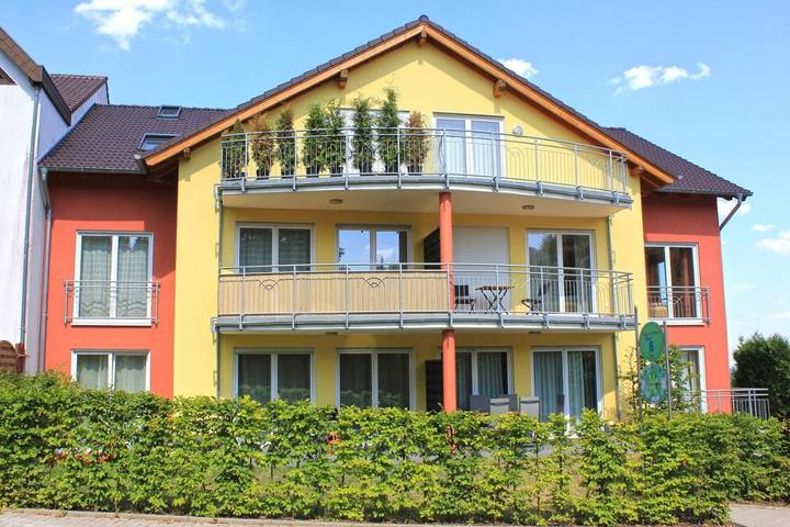 Ferienwohnung für 2 Personen, mit Balkon und Terrasse sowie Garten und Ausblick in der Saarschleife