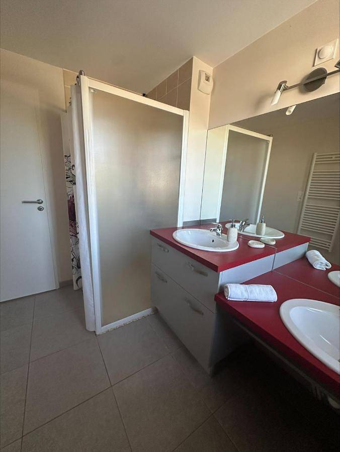 Gîte pour 3 personnes, avec terrasse dans Plage du Mauret - 4