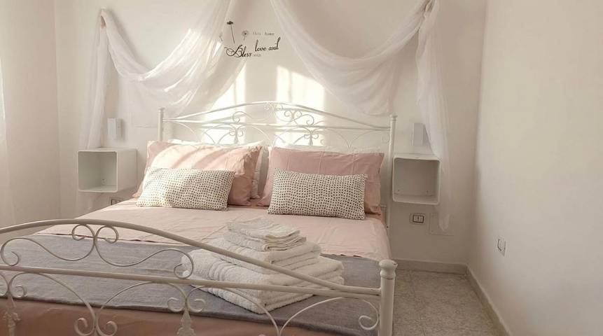 Villa pour 4 personnes, avec Balcon et Jacuzzi ainsi que Terrasse et Jardin à Taranto - 3