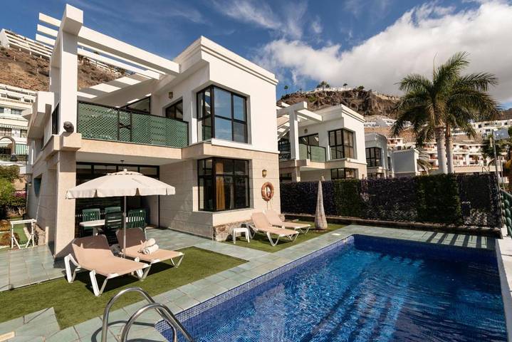 Villa voor 7 personen, with Balkon and Terras as well as Tuin and Zwembad in Puerto Rico (Gran Canaria)