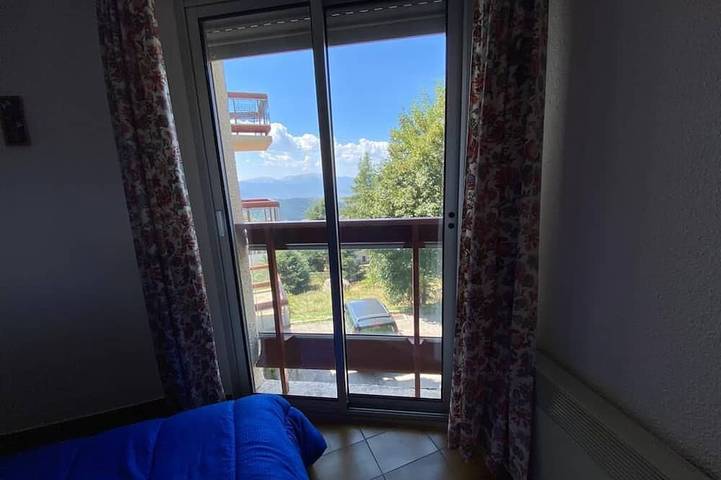 Appartamento intero, Apartment in residence with superb view and parking in Font-Romeu-Odeillo-Via, Parco naturale regionale dei Pirenei catalani