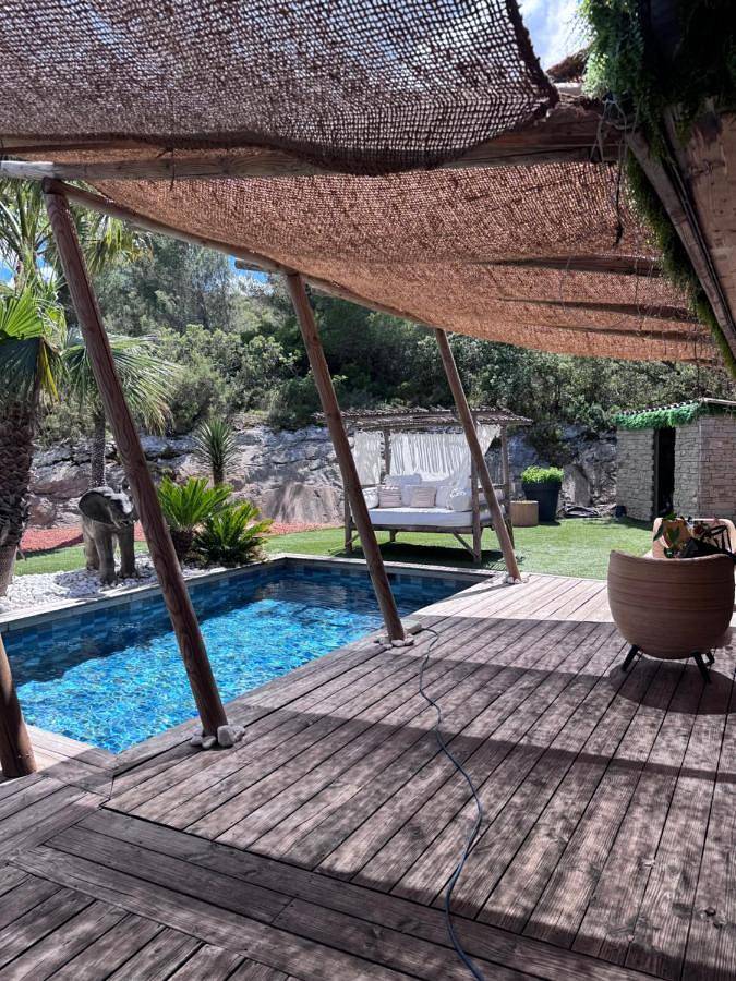 Location de vacances pour 6 personnes, avec jacuzzi ainsi que piscine et jardin à Lançon-Provence
