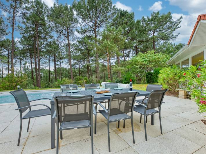 Location de vacances pour 6 personnes, avec terrasse et jardin dans Golf de la Méjanne - 2