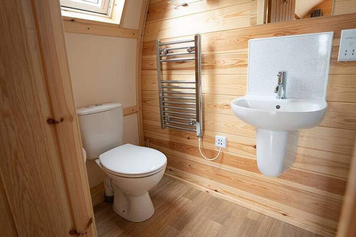 Standard-Optional Hot Tub-Pet Free-Kabine-Ensuite mit Dusche in Cumbria