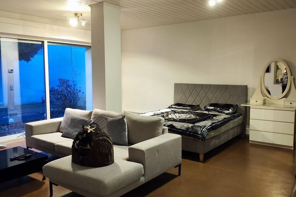 Ganze Wohnung, Oase im Herzen Düsseldorf\nruhige Ferienwohnung im Zentrum Düsseldorf mit Garten in Derendorf, Düsseldorf