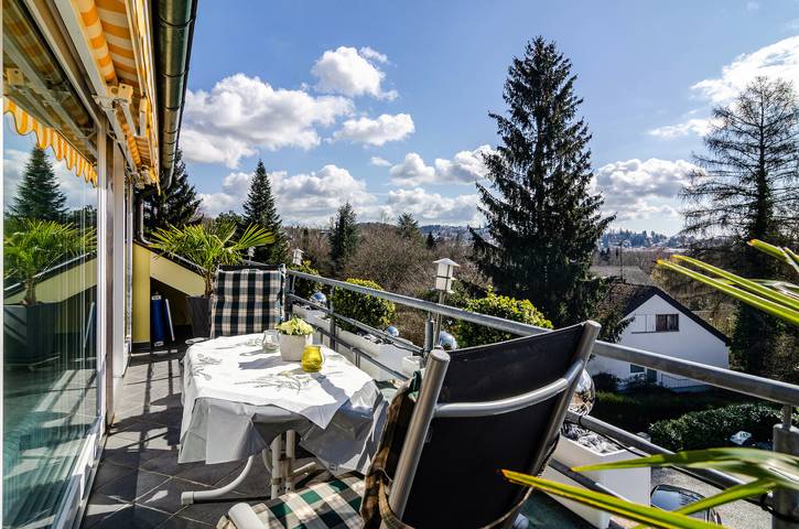 Ganze Wohnung, Gemütliche Ferienwohnung "Domicilio Lang" mit Bergblick, Wlan und Balkon; Parkplätze vorhanden in Überlingen, Region Bodensee-Oberschwaben