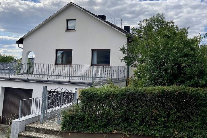Ferienwohnung für 6 Personen, mit Terrasse und Garten in Runkel