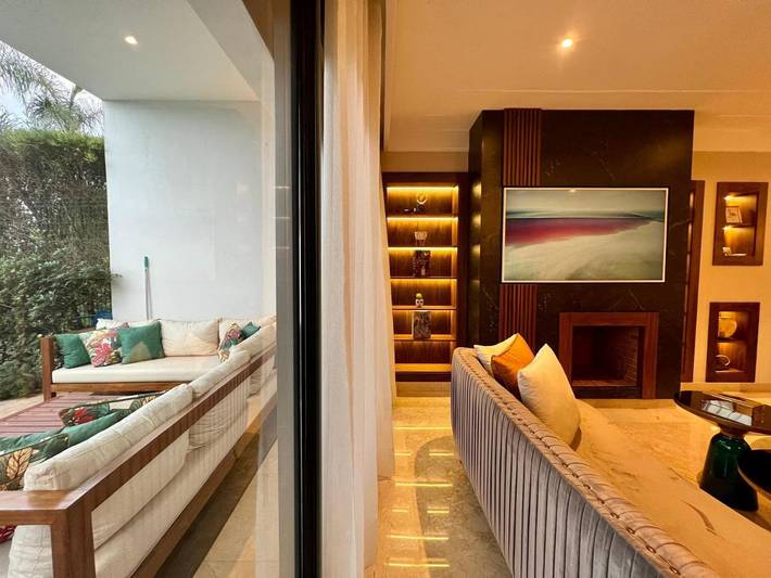 Location de vacances pour 10 personnes, avec jardin et piscine ainsi que jacuzzi et terrasse à Bouskoura - 4