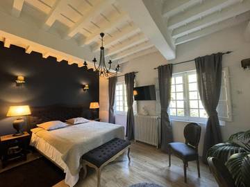 Maison d’hôte pour 4 personnes, avec piscine ainsi que vue et jardin, animaux acceptés à Villeneuve-lès-Avignon