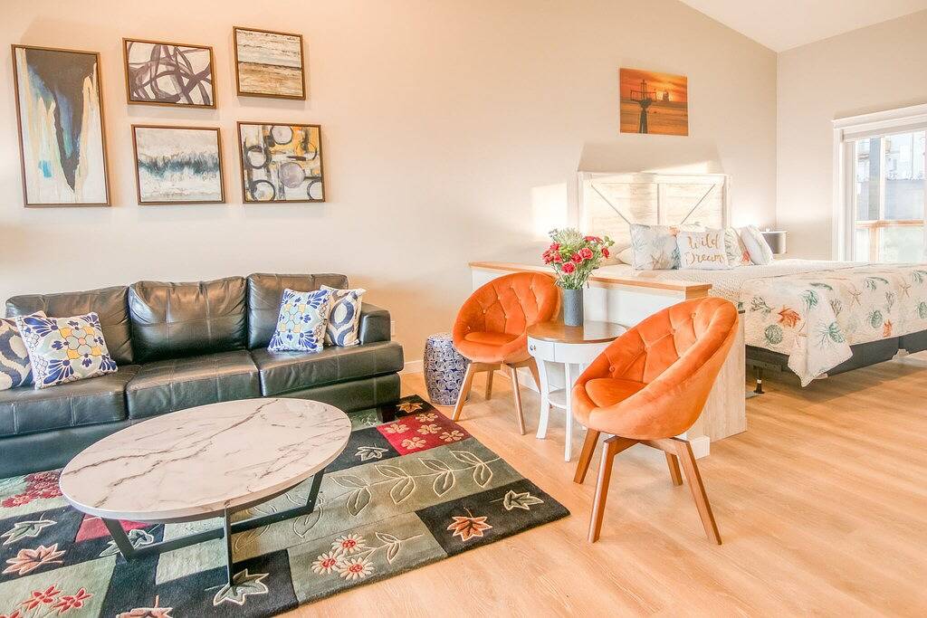 Ganze Wohnung, Spectacular Ocean Views! Watch Whale Migrations! Dog Friendly! in Depoe Bay, Lincoln County (OR)