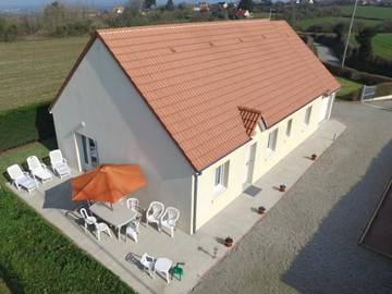 Gîte pour 7 personnes, avec jardin, animaux acceptés à Les Moitiers-d'Allonne