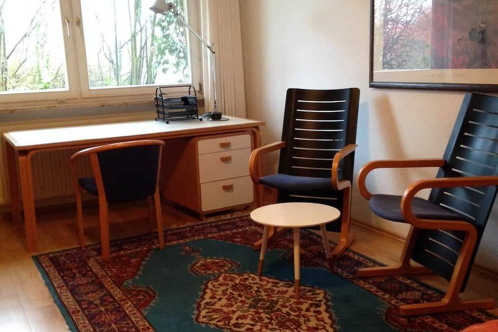 Ganze Wohnung, Großzügige, helle 2-Zimmerwohnung mit Terrasse und angelegtem Garten in Frankenalb