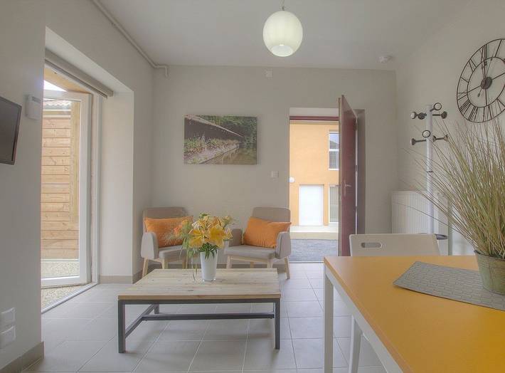 Gîte pour 2 personnes, avec jardin et terrasse dans l' Ain - 4