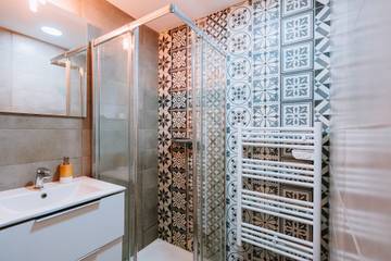 Appartement De Vacances pour 2 Personnes dans Saint-Étienne, Loire, Photo 3