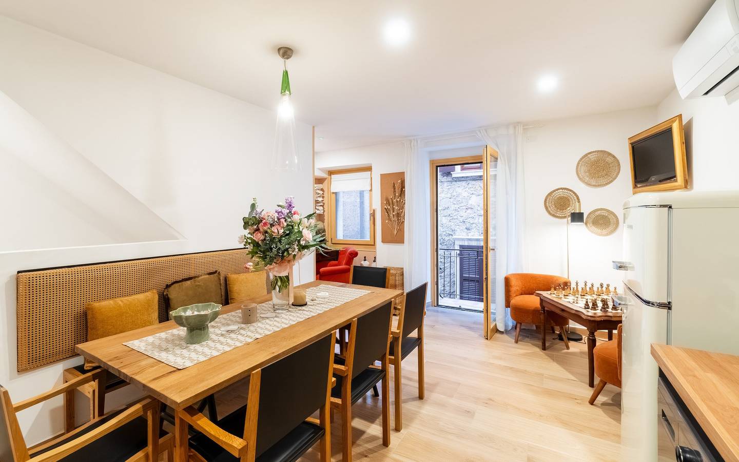 Homestay 'Residenza Tre Cuori' with Lake View, Wi-Fi and Air Conditioning in Torri del Benaco, Garda Mountains