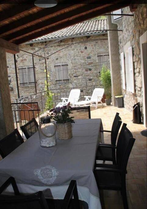 Location de vacances pour 6 personnes, avec vue et terrasse à Meyras - 4