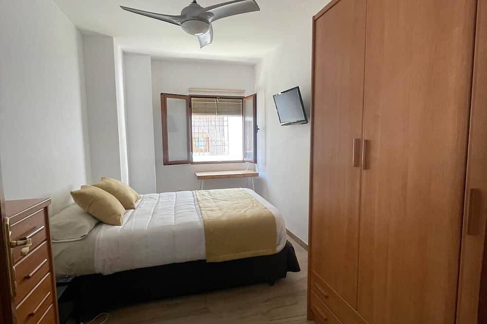 Entire apartment, 🌟 Exclusive Luxury Flat in the Center of Córdoba with Free Garage 🚗✨. in Distrito Centro (Córdoba), Cordoba