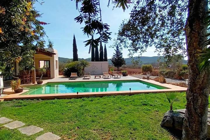 Casa rural para 8 personas, con piscina además de jardín y vistas en San Miguel de Balansat - 3