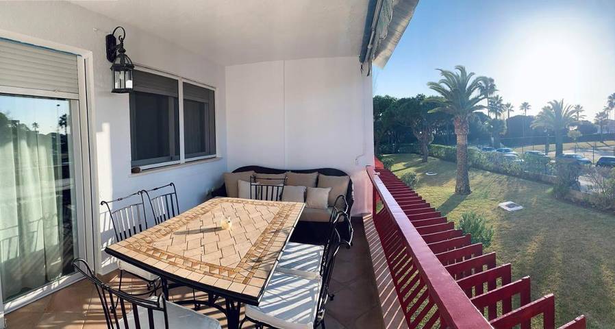 Ferienwohnung für 4 Personen, mit Terrasse und Garten sowie Ausblick in El Portil