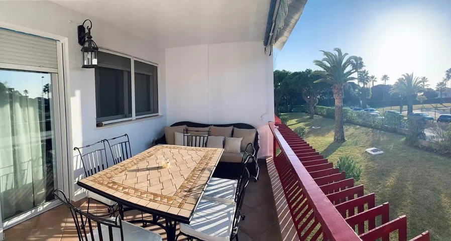 Apartamento de vacaciones para 4 personas, con vistas y jardín - 1