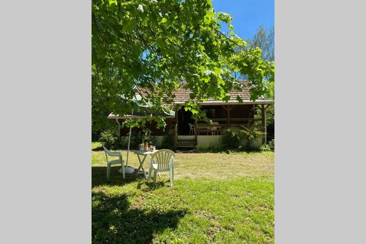 Gîte pour 4 personnes, avec Terrasse ainsi que Jardin et Vue à Saint-Maurice-sur-Vingeanne