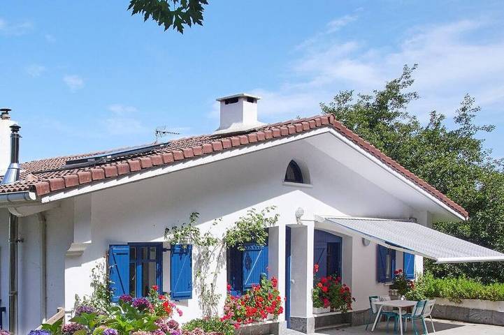 Casa rural para 12 personas, con balcón y jardín en Guetaria