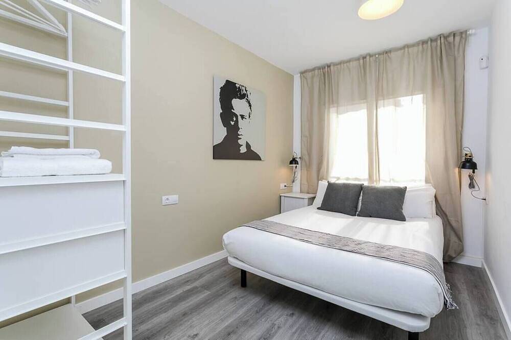 Apartamento entero, This apartment is a 2 bedroom(s), 1 bathrooms, located in L'Hospitalet de Llobregat, Catalunya. in Hospitalet de Llobregat, Barcelonés