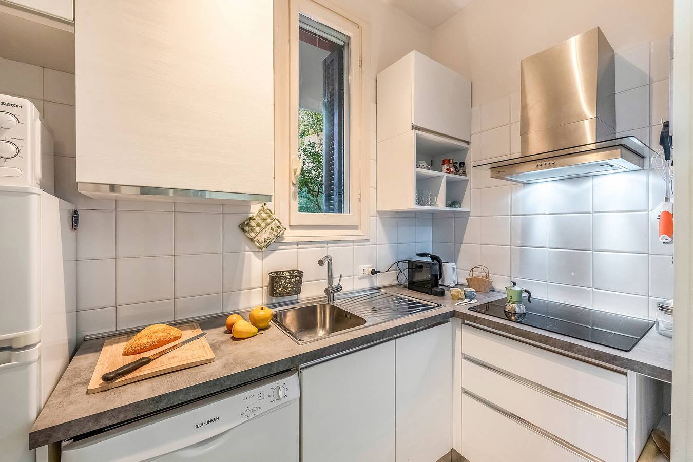 Ganze Wohnung, Gemütliche 130 m² große Wohnung mit Kochnische, 1 km vom Strand von Vallà entfernt in Framura, Riviera di Levante