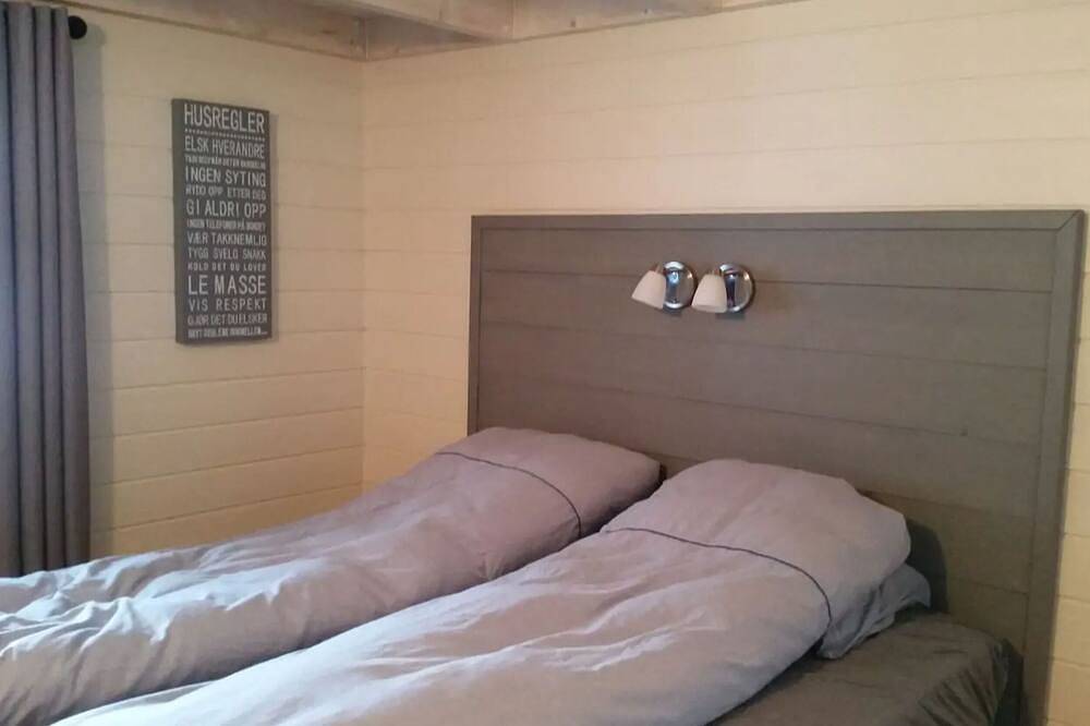 Mountainside Cottage in Voss with a great view in Voss