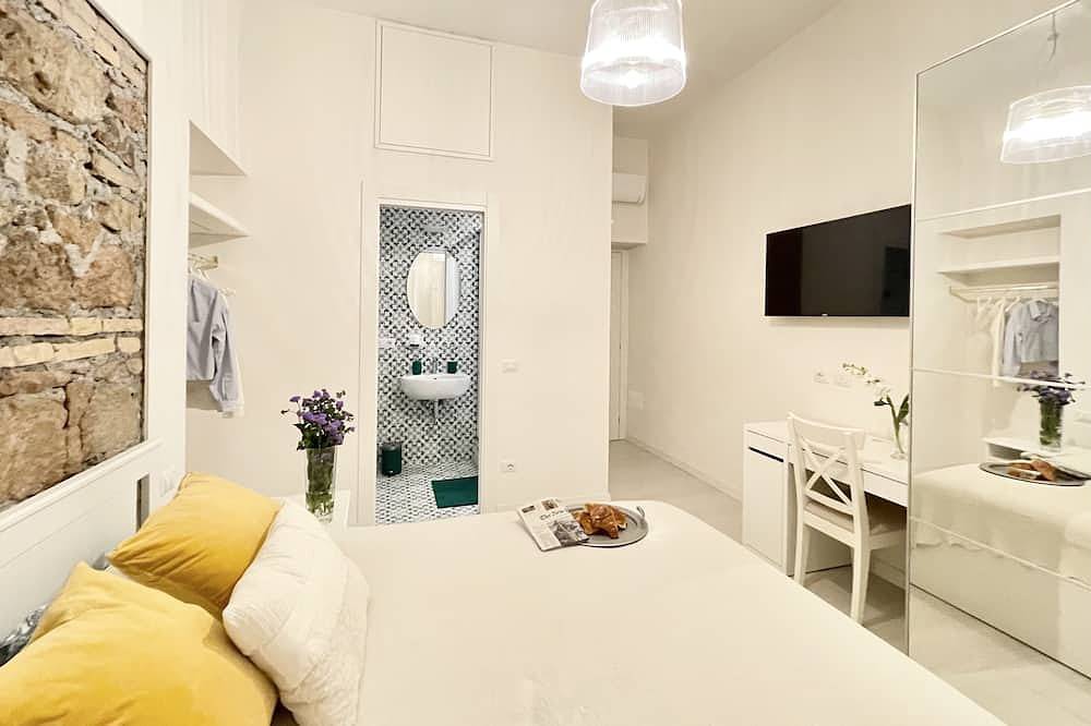 Fantastic 3 Bedroom Apartment In Center Of Rome. Beautifully Remodeled! in Rom Zentrum, Rom