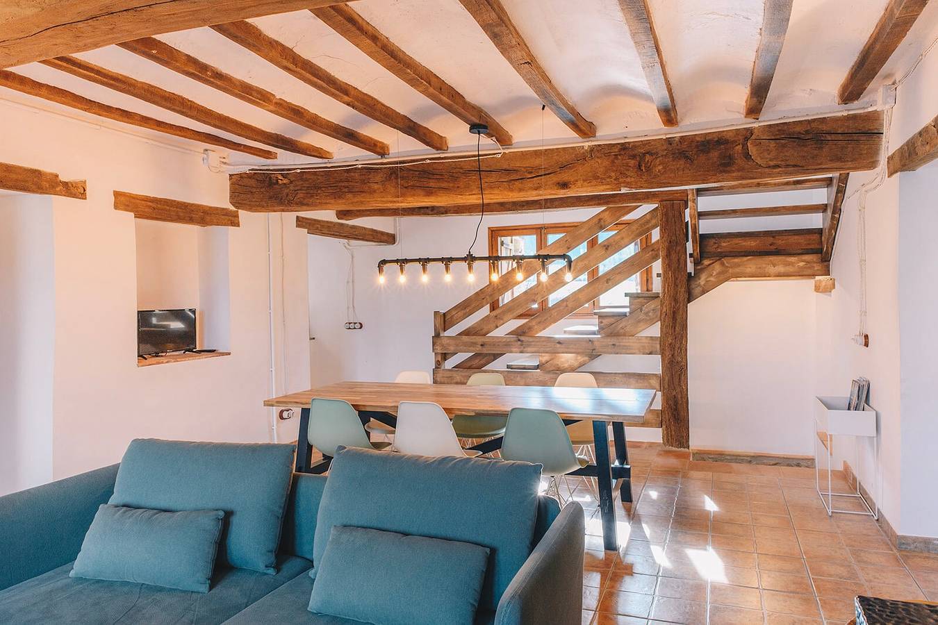 Ferienhaus 'Can Blanc - 11 Personen' mit Bergblick, Gemeinschaftspool und Wlan in Montagut i Oix, Garrotxa