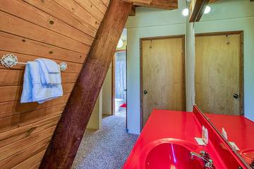 Log Cabin for 8 Guests in Truckee, Donner Lake, Picture 4