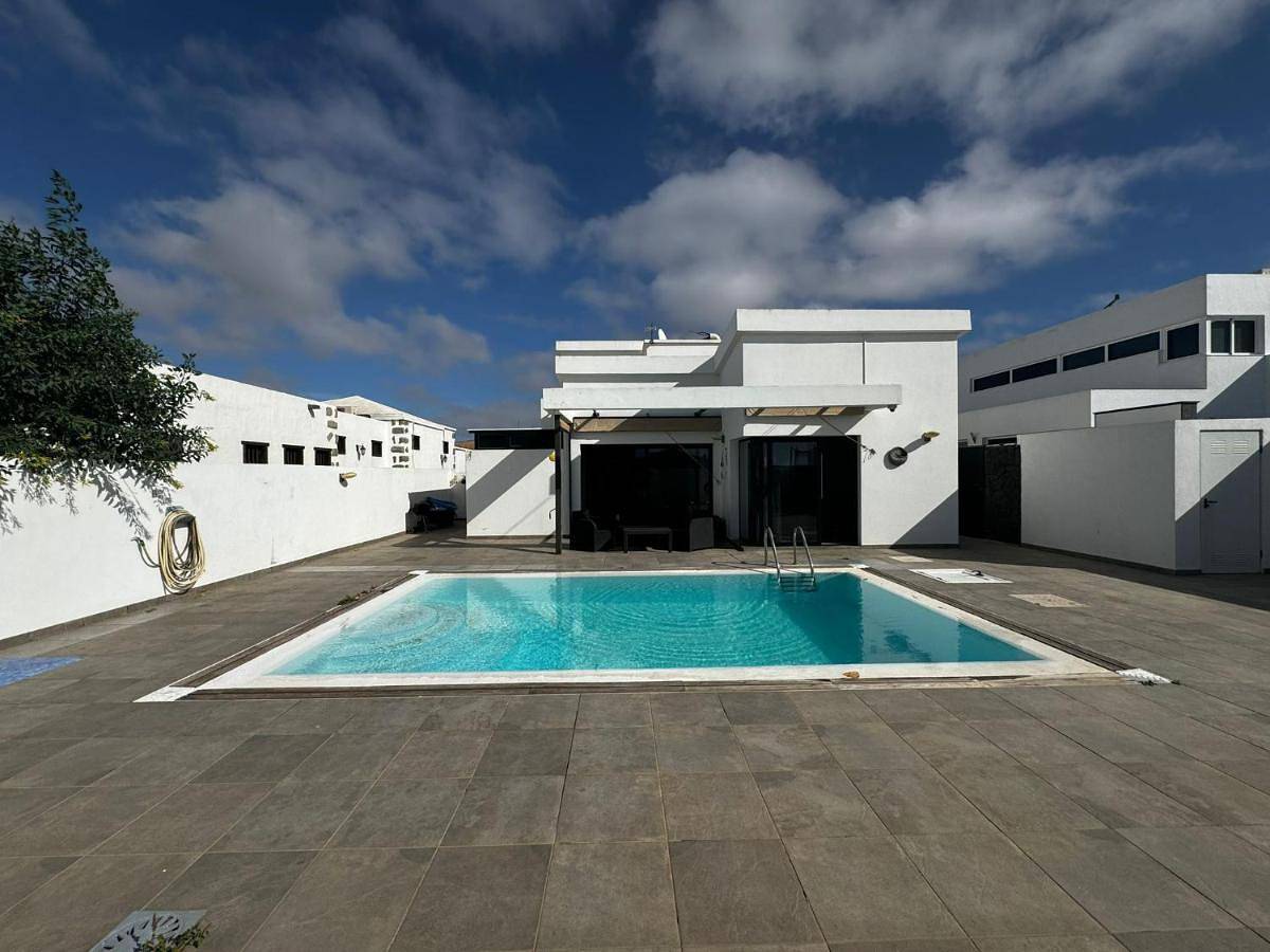 Four-Bedroom House in Nazaret, Teguise