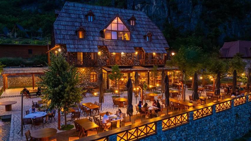 Hôtel pour 3 personnes, avec jardin dans Theth