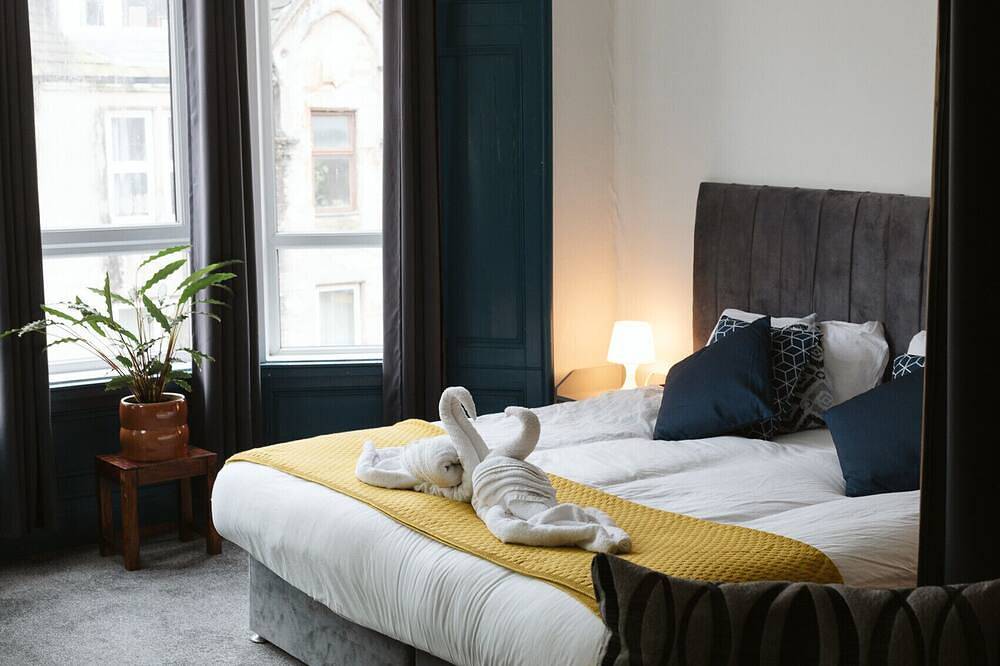 Second Floor Room - 8 in Paisley, Renfrewshire