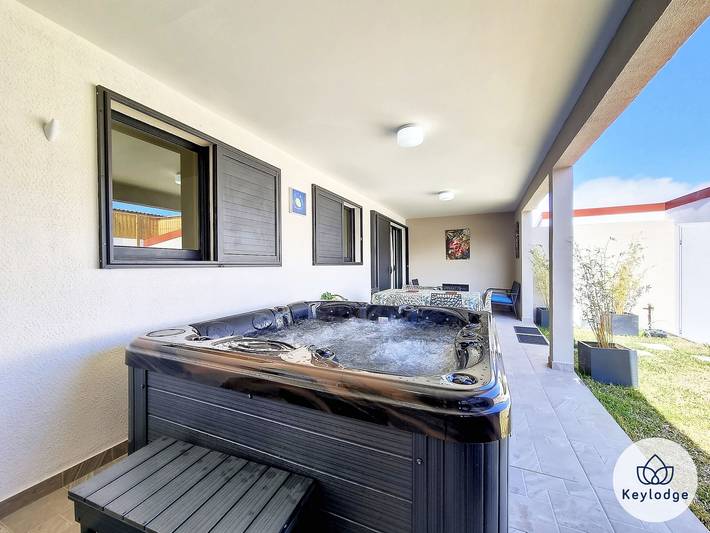 Location de vacances pour 4 personnes, avec jardin et sauna ainsi que terrasse et jacuzzi à la Plaine des Cafres - 3