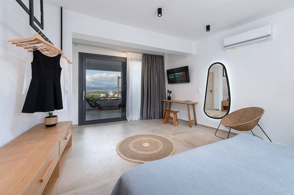 Villa Calma Boho Style,family friendly, salt water Pool, large home in Kamilari, Iraklio-Heraklion und Umgebung