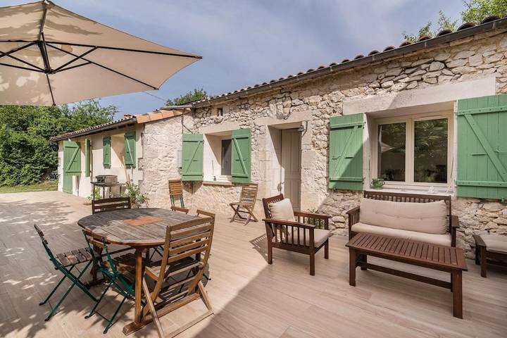 Location de vacances pour 12 personnes, avec jardin et piscine à Montaigu-de-Quercy - 2