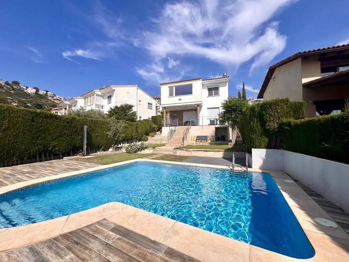 Finca für 6 Personen, mit Terrasse und Garten sowie Pool, mit Haustier in Peñiscola