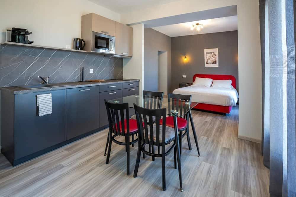 Apartamento entero, Apartment \"Perle et Nuage in Sainte-Tulle, Parque natural regional del Luberon