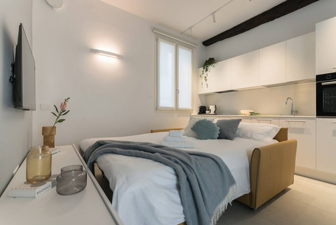 Appartamento intero, Guesthost - Vivaldi Estate Apartment in Treviglio, Provincia di Bergamo