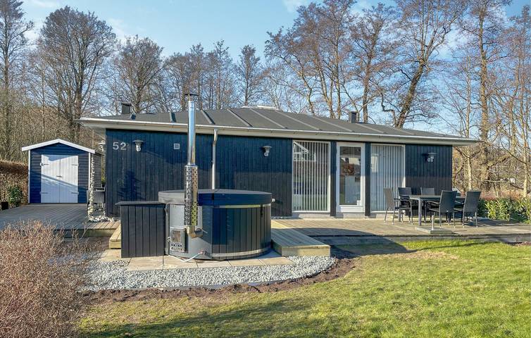 Ferienhaus für 8 Personen, mit Whirlpool und Terrasse sowie Sauna in Loddenhøj